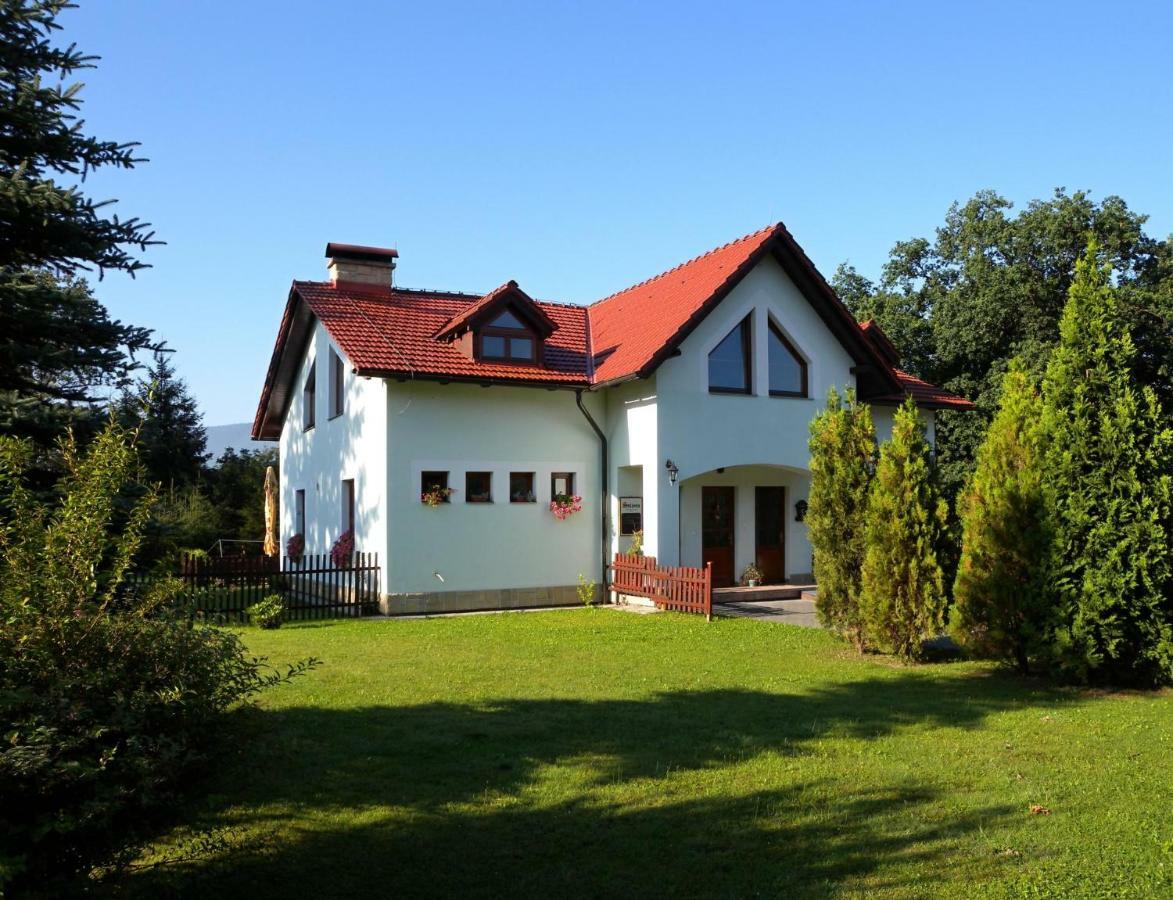 V Prirode Na Okraji Frenstatu Pod Radhostem Leilighet Frenštát pod Radhoštěm Eksteriør bilde
